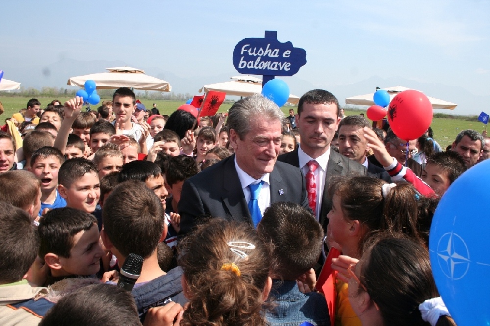 Albania-NATO-31femijet5