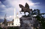 Busti_i_Gjergj_Kastriot_Skenderbeut_ne_Tirane.jpg